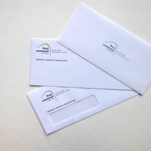 конверт с логотипом